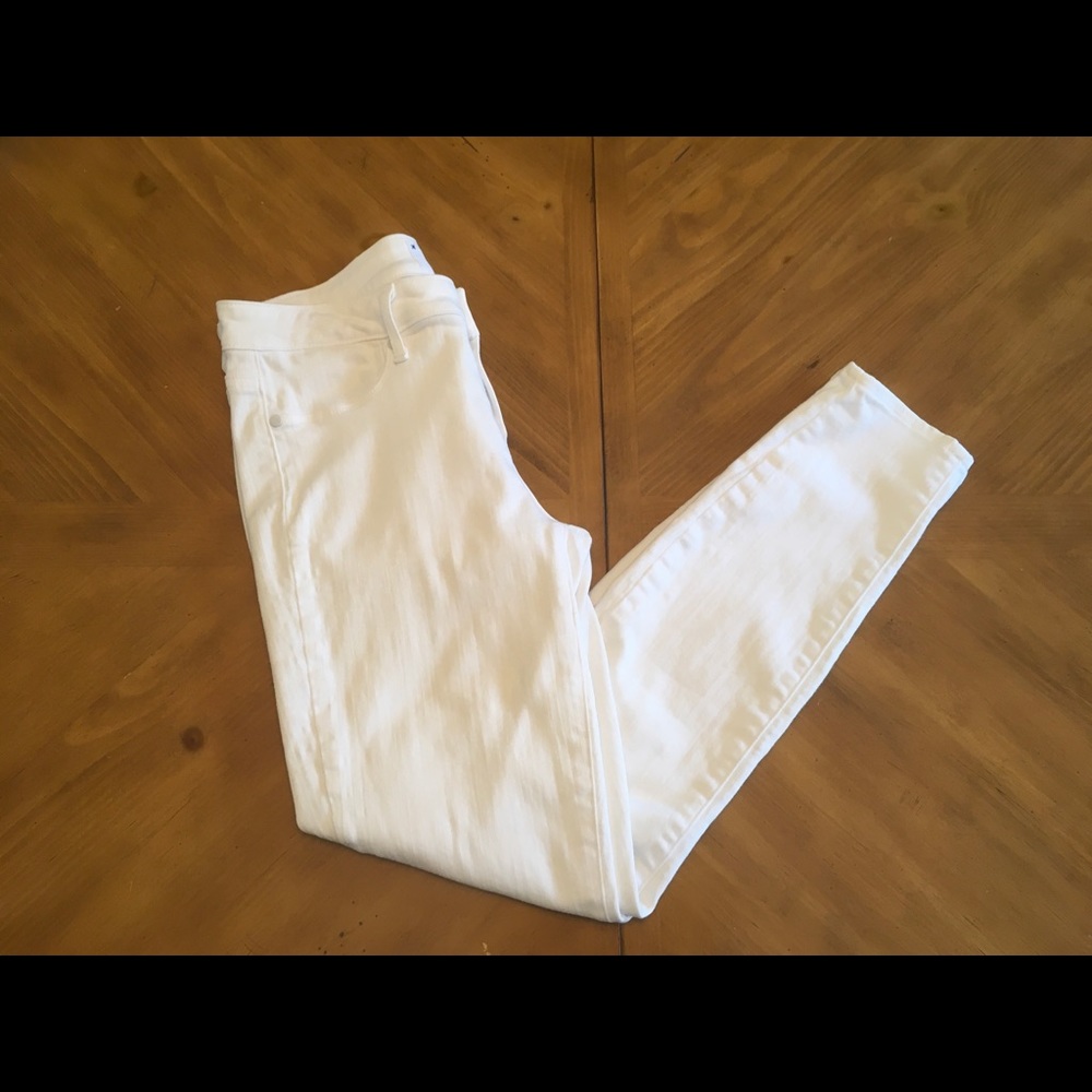 Paige Verdugo Ankle Skinny Jeans in White